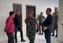Usai Geruduk Mapolres Medan, Akhirnya Mayor Dedi Ditahan di Puspom TNI FOTO: Penampakan puluhan personel TNI dari Kodam I Bukit Barisan mendatangi Sat Reskrim Polrestabes Medan. Mereka datang diduga mendesak Polisi membebaskan tersangka yang sudah ditangkap, Sabtu (5/8/2023). (Properti tribunmedan)