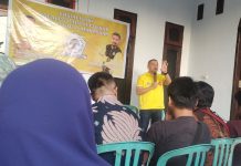 Jelang Pileg 2024, APPI Kunjungi Posko Pemenang Caleg Partai Golkar di Dapil 3 dan 4 Makassar FOTO: Ketua Golkar Makassar Munafri Arifuddin saat mengunjungi Posko Pemenangan Caleg Partai Golkar di Dapil 3 Makassar. Syahrul Ramadhan Basri di perumahan BTP Blok C No. 256, Kelurahan Tamalanrea. Minggu (6/8/2023).