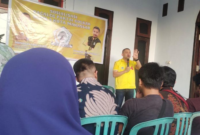 FOTO: Ketua Golkar Makassar Munafri Arifuddin saat mengunjungi Posko Pemenangan Caleg Partai Golkar di Dapil 3 Makassar. Syahrul Ramadhan Basri di perumahan BTP Blok C No. 256, Kelurahan Tamalanrea. Minggu (6/8/2023).