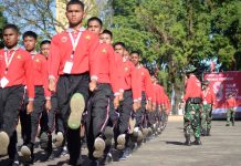 Batalyon Marinir Yonmarhanlan VI Makassar Pelatih Paskibraka Tingkat Provinsi Sulsel FOTO: Prajurit petarung Batalyon Marinir Pertahanan Pangkalan (Yonmarhanlan) VI Makassar saat melatih Pasukan Pengibar Bendera Pusaka (Paskibraka) tingkat Provinsi di lapangan rumah jabatan Gubernur Sulawesi Selatan, Selasa (07/08/2023).