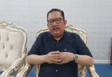 Ni’matullah Sampaikan Permohonan Maaf atas Apa yang Dilakukan Putranya Saat Berkendaraan FOTO: Ni'matullah Erbe Wakil Ketua DPRD Sulsel saat memberikan keterangan persnya di Gedung DPRD Sulsel. Rabu (9/8/2023)