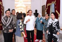 Bertemu Pimpinan Media di Istana, Presiden Singgung Pemimpin Indonesia Kedepan, Jokowi: Larinya Jangan Lari Pagi FOTO: Presiden Jokowi usai menerima sejumlah pimpinan media di Istana Merdeka, Jakarta, Kamis siang (10/8/2023).