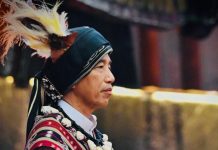 Gunakan Baju Adat Tanimbar, Presiden Jokowi Sampaikan Pidato Nota Keuangan Pemerintah FOTO: Presiden Joko Widodo atau Jokowi gunakan pakaian adat Tanimbar Maluku saat menghadiri sidang tahunan MPR RI serta sidang bersama DPR RI dan DPD RI tahun 2023.