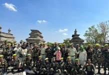 PPM Gelar Upacara HUT RI Ke 78 di Makam Sultan Hasanuddin, Rasyid: ini Untuk Pertama Kali dalam Sejarah FOTO: Pemuda Panca Marga usai menggelar upacara HUT RI Ke 78 di Makam Sultan Hasanuddin, Kamis (17/8/2023)
