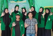 Mahasiswa KKN Angkatan 72 UINAM Menggelar Seminar Program Kerja di Desa Palambarae-Bulukumba FOTO: Sindy Nurhayati, Sartika, Nur Winda Aprilia, M. Wahyudin, Nurul Hikma, Sri Devi. Mahasiswa KKN UINAM angkatan ke-72 di Desa Palambarae Kecamatan Gantarang, Kabupaten Bulukumba, Provinsi Sulawesi Selatan.