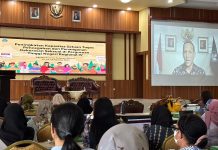 Mendikbudristek Tegaskan Satgas PPKS Garda Terdepan Perwujudan Kampus Merdeka FOTO: Menteri Nadiem saat memberikan sambutan pada kegiatan Peningkatan Kapasitas Satuan Tugas Pencegahan dan Penanganan Kekerasan Seksual (Satgas PPKS) di Perguruan Tinggi Negeri (PTN) Region IV di Balai Besar Penjaminan Mutu Pendidikan (BBPMP) Provinsi Sulawesi Selatan, Makassar, Selasa (22/8/2023) petang.