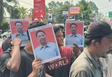 Demo PN Jaksel Koalisi Mahasiswa Peduli Hukum Minta Hakim Tolak Praperadilan Ming Ho alias Minanto FOTO: Koalisi mahasiswa dan masyarakat peduli hukum mendatangi PN Jakarta Selatan