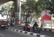 Baliho Harun Masiku Mejeng di Kawasan Pancoran Jakarta Foto baliho Harun Masiku beredar di wilayah Jakarta sejak Sabtu siang (26/8/2023). Dikawasan Pancoran, Jakarta Selatan.