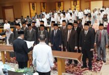 Dilantik, ini Daftar 16 Nama Kabinet Baru Rektor UIN Alauddin Makassar FOTO: Rektor UIN Alauddin Makassar Lantik Kabinet Baru, Optimis Bawa Perubahan Cepat Rektor UIN Alauddin Makassar Lantik Kabinet Baru, Optimis Bawa Perubahan Cepat. 28 Agustus 2023 Muh. Aswan Syahrin
