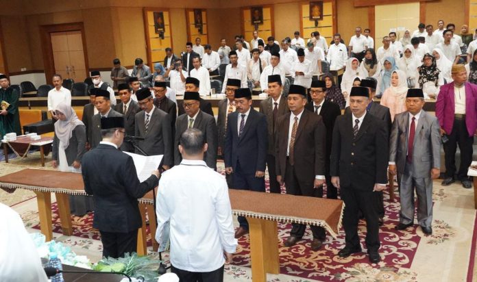 FOTO: Rektor UIN Alauddin Makassar Lantik Kabinet Baru, Optimis Bawa Perubahan Cepat Rektor UIN Alauddin Makassar Lantik Kabinet Baru, Optimis Bawa Perubahan Cepat. 28 Agustus 2023 Muh. Aswan Syahrin