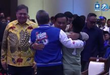 Berpelukan di HUT PAN, Prabowo, Cak Imin, Airlangga dan Yusril, Zulhas: Nggak Boleh Lepas FOTO: Ketua Umum Partai Kebangkitan Bangsa (PKB), Abdul Muhaimin Iskandar (Cak Imin), tampak berpelukan erat dengan Ketua Umum Partai Gerindra, Prabowo Subianto, dan Ketua Umum Partai Amanat Nasional (PAN), Zulkifli Hasan.