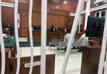 Sudah Kembalikan Uang Korupsi Rp 3.8 Milyar, Imam Hud dan Abdul Rahim Tetap Dituntut 8 Tahun Penjara FOTO: Pembacaan tuntutan JPU kepada Imam Hud dan Abdul di Pengadilan Negeri (Tipikor) Makassar. Selasa (29/8/2023)