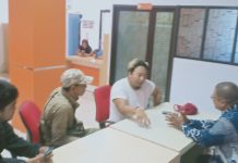 Soal Rumah Warga Terkepung Tembok Perumahan dan Masjid, BMI dan Karang Taruna Kota Makassar Temui Pemerintah Kecamatan Rappocini FOTO: Hanif Muslim Ketua Harian BMI bersama Pengurus Karang Taruna Kota Makassar saat menemui Kasi Pemerintahan Kecamatan Rappocini. Kamis (31/8/2023)