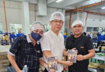Disambut Hangat Diskusi Buku Catatan Covid-19 Dokter Koboi di Selangor, Bertepatan Hari Kemerdekaan ke 66 Malaysia FOTO: dr Wachyudi Muchsin SKed SH MKes, saat berada di dalam pabrik susu kolostrum IgG plus taman industri Subang Jaya Selangor juga bertepatan dengan hari kemerdekaan ke 66 Malaysia (31/8/2023)