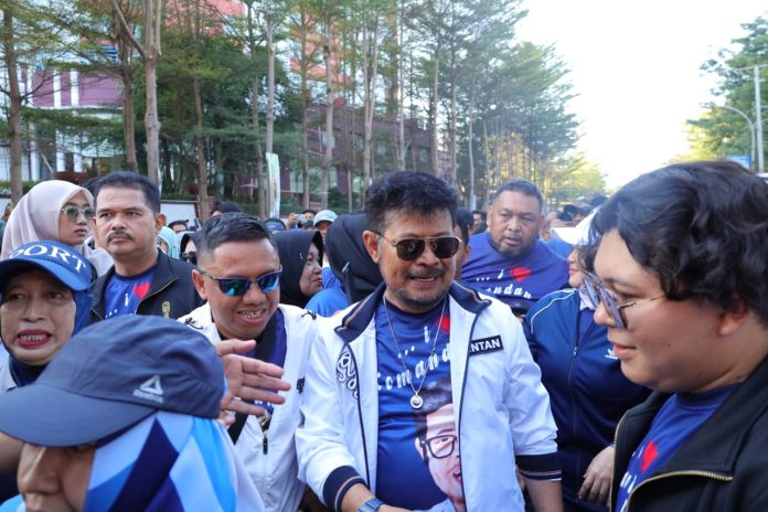 FOTO: Menteri Pertanian Syahrul Yasin Limpo, jalan sehat dan TalkShow Tani On Stage di kawasan Anjungan Pantai Losari, Kota Makassar, Sulawesi Selatan. Minggu (3/9/2023).