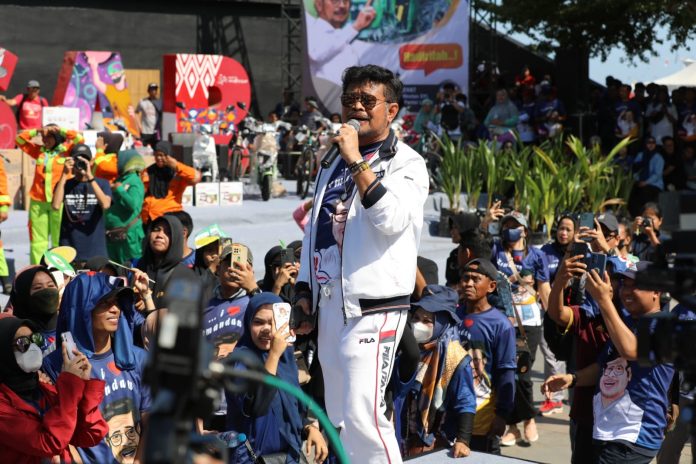 FOTO: Menteri Pertanian Syahrul Yasin Limpo, jalan sehat dan TalkShow Tani On Stage di kawasan Anjungan Pantai Losari, Kota Makassar, Sulawesi Selatan. Minggu (3/9/2023).