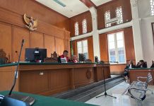 RUU Jabatan Hakim, Dari Status PNS Menjadi Pejabat Negara FOTO: Ilustrasi majelis hakim saat menggelar sidang. (Istimewa)