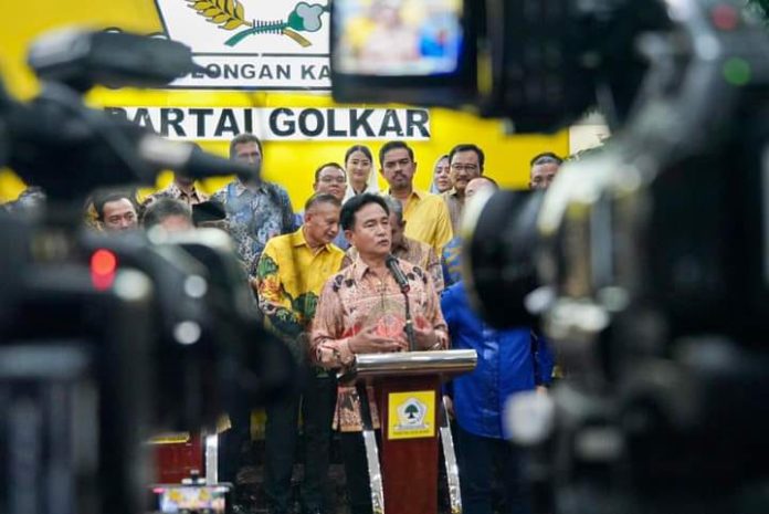 FOTO: Yusri Izha Mahendra Ketua Partai Bulan Bintang saat menyampaikan keterangan persnya di Kantor DPP Partai Golkar, Jakarta pada Kamis (14/9).
