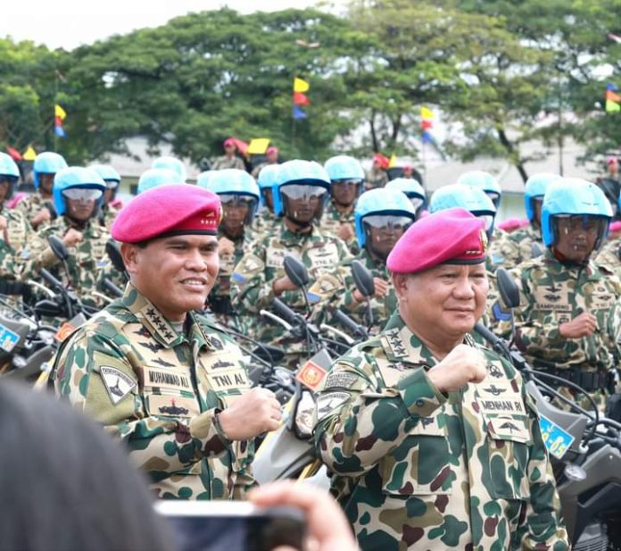 FOTO: Prabowo Subianto bersama Komandan korps Marinir TNI AL