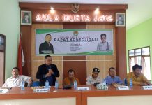 LBH CAKRA DPC Situbondo Rapat Konsolidasi dan Kegiatan Penyuluhan Hukum FOTO: Lembaga Bantuan Hukum (LBH) Cahaya Keadilan Rakyat (CAKRA) DPC Situbondo, kembali melaksanakan rapat konsolidasi dan kegiatan penyuluhan hukum yang berlangsung di lantai 2 Aula Murta Jaya, kantor desa Juglangan, kecamatan Panji, kabupaten Situbondo, Jatim. Minggu, (17/09/2023).