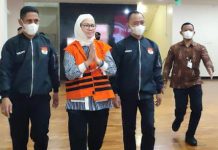 Mantan Dirut PT. Pertamina Ditetapkan Tersangka Kasus Dugaan Korupsi LNG FOTO: Direktur Utama (Dirut) PT Pertamina tahun 2009-2014, Galaila Karen Kardinah alias Karen Agustiawan, usai diperiksa selama sekitar 9 jam, di Gedung Merah Putih KPK, Jalan Kuningan Persada Kav 4, Setiabudi, Jakarta Selatan.