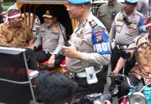 Wakapolri Naik Becak Bermotor di Unimed