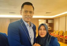 Bertemu AHY, Fatma Wahyudin: Siap Berjuang Menangkan Prabowo FOTO: Agus Harimurti Yudhoyono dan Sektretaris DPC Partai Demokrat Makassar, Fatma Wahyudin usai Rapat Pimpinan Nasional (Rapimnas) Demokrat di Jakarta Convention Center (JCC) pada Kamis (21/09/2023)