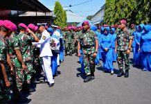 Prajurit Petarung Yonmarhanlan VI Makassar Laksanakan Upacara Tradisi Wisuda Purna Tugas FOTO: Komandan beserta segenap prajurit petarung Yonmarhanlan VI Makassar melaksanakan upacara tradisi purna tugas yang bertempat di lapangan apel Yonmarhanlan VI, Jalan Yos Soedarso No.308 Ujung Tanah, Kota Makassar. Jum'at (22/09/2023)