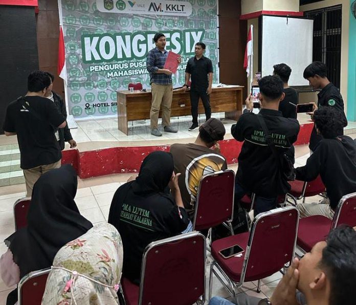 FOTO: Haikun saat terpilih sebagai Ketua Umum PP IPMALUTIM dalam Kongres IX yang di gelar di aula kantor Kecamatan Kalaen, Kabupaten Lutim. Senin malam (25/9/2023).