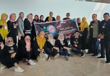 25 Tahun Prominens 98 FK UMI Gandeng SNI Gelar International Colostrum Conferance di Family Gathering Malaysia FOTO: Family gathering prominens 98 FK saat akan menuju Malaysia dan Singapura di Bandara Internasional Sultan Hasanuddin di Makassar.