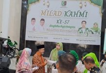 Dihadiri Tamsil Linrung, KAHMI Makassar Sukses Peringati Milad KAHMI ke-57 FOTO: Tamsil Linrung hadiri Peringatan Milad ke-57 Korps Alumni Himpunan Mahasiswa Islam (KAHMI) yang digelar oleh Majelis Daerah KAHMI Kota Makassar berlangsung meriah di Baruga Anging Mammiri Rujab Walikota Makassar, Kamis (28/09/2024).