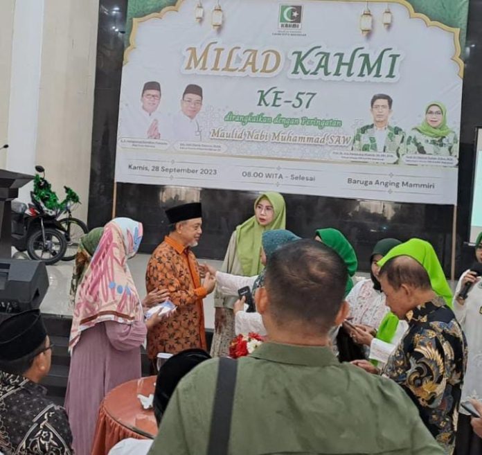 FOTO: Tamsil Linrung hadiri Peringatan Milad ke-57 Korps Alumni Himpunan Mahasiswa Islam (KAHMI) yang digelar oleh Majelis Daerah KAHMI Kota Makassar berlangsung meriah di Baruga Anging Mammiri Rujab Walikota Makassar, Kamis (28/09/2024).