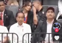 Viral Menpora Joget Disamping Presiden Tuai Sorotan, Netizen Geram Minta Jokowi Copot Dito Foto tangkap layar sumber media sosial tiktok saat menteri pemuda dan olahraga berjoget goyangkan kepala Disamping Presiden Jokowi.