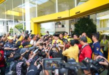 Rapimnas Partai Golkar, Nama Gibran Menguat Cawapres Prabowo FOTO: Ketua umum partai Golkar Airlangga Hartarto saat menerima wawancara saat HUT Partai Golkar. (Properti Airlangga)