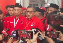 Pilkada Lewat DPRD Menguat, Hasto: PDIP akan Bahas di Rakernas FOTO: Sekretaris Jenderal PDI Perjuangan Hasto Kristiyanto saat menerima wawancara disela-sela Rapat Kerja Nasional (Rakernas) IV PDIP di JIExpo Kemayoran, Jakarta Pusat, Sabtu (30/9/2023).