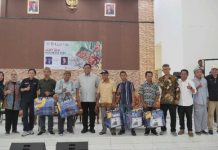Gorontalo Sukses Digelar Rachmat Gobel Edukasi Berkebun Sawit FOTO: Wakil Ketua DPR RI, Rachmad Gobel Kegiatan Sosialisasi dan Expo Sawit Baik Indonesia 2023 di Kabupaten Gorontalo sukses digelar. Jumat (29/9/2023).