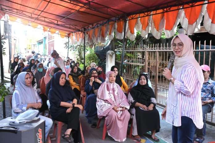 FOTO: Anggota DPRD Provinsi Sulawesi Selatan, Andi Rachmatika Dewi di Kelurahan Tabaringan, Kecamatan Ujung Tanah, Kota Makassar, Minggu (1/10/2023).