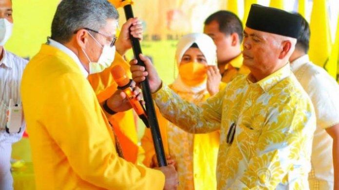 FOTO: Muslimin Bando saat terpilih secara aklamasi sebagai Ketua DPD II Partai Golkar Enrekang pada Musda DPD Golkar Enrekang di Villa Bambapuang, Senin (20/9/2021).