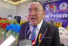 Resmi Mukerda GPdl Papua, Merekomendasikan “Boy Markus Dawir” Maju Pilkada Gubernur Papua 2024 FOTO: Sekertaris Majelis Pusat GPdI Pdt. DR. Wempi Kumendong. SH., MH., MA usai menghadiri Penutupan Musyawarah Kerja Daerah (Mukerda) Gereja Pantekosta di Indonesia (GPdl) Provinsi Papua dan Rayakan HUT Ke 75 GPdI di Tanah Papua di Gereja El - Shadai Indo Serui, Distrik Yapen Selatan Kabupaten Kepulauan Yapen, Minggu malam 1 Oktober 2023.