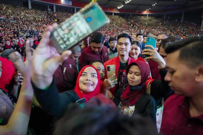 FOTO: Ketua Umum PSI Kaesang Pangarep saat menghadiri konsolidasi akbar relawan Alap-alap Jokowi di SICC, Bogor, Sabtu (7/10/2023)