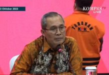 Dugaan Aliran Uang SYL ke Partai NasDem, Alexander Marwata: Nilainya Miliaran Rupiah Tangkap layar Wakil Ketua KPK Alexander Marwata saat memberikan keterangan pers di gedung KPK. Jumat malam (13/10/2023)