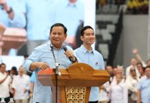 LSI Denny JA: Prabowo Gibran 53,5 Persen, Belum Tentukan Pilihan 5,5%, Satu Putaran FOTO: Prabowo Subianto dan Gibran Rakabuming Raka saat deklarasi (properti Facebook Prabowo)