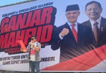 Bertepatan Hari Sumpah Pemuda dan Ultah Ganjar, DPC Pospera Kutim Gelar Deklarasi FOTO: Harpandi, Dewan Penasehat DPC POSPERA KUTIM saat hadir deklarasi dan konsolidasi relawan Ganjar-Mahfud di Cafe Lignite Coffee, Sangatta, Sabtu (28/10/2023).