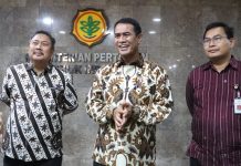 Mentan Amran Pastikan Koordinasi Dengan KPK Berjalan Baik FOTO: Menteri Pertanian Andi Amran Sulaiman saat memberikan keterangan persnya di kantor Kementerian Pertanian RI.