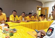 KPU Makassar Roadshow ke Parpol Sosialisasikan Kampanye Pemilu 2024 FOTO: KPU Kota Makassar saat Sosialisasikan Kampanye Pemilu 2024 di Sekretariat Partai Golkar. Kamis (2/11/2023)