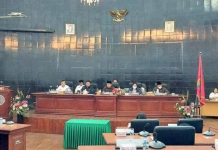 Rapat Paripurna DPRD Tana Toraja: Kritis Pedas Terhadap Kekosongan Pejabat Camat & Lurah