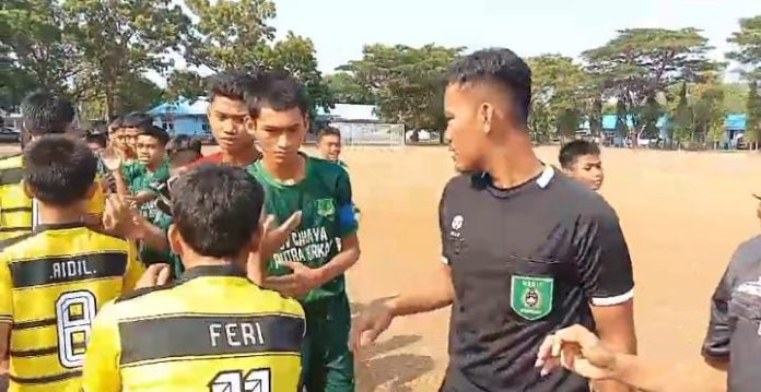 FOTO: Jelang Pertandingan Piala Soeratin Cup U-13 antara Tim Soeratin U-13 Pinrang Versus Jeneponto. Kamis (9/10/2023)