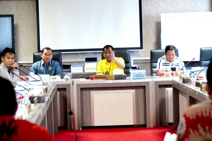 FOTO: Ketua Fraksi Golkar DPRD Sulsel, Rahman Pina.