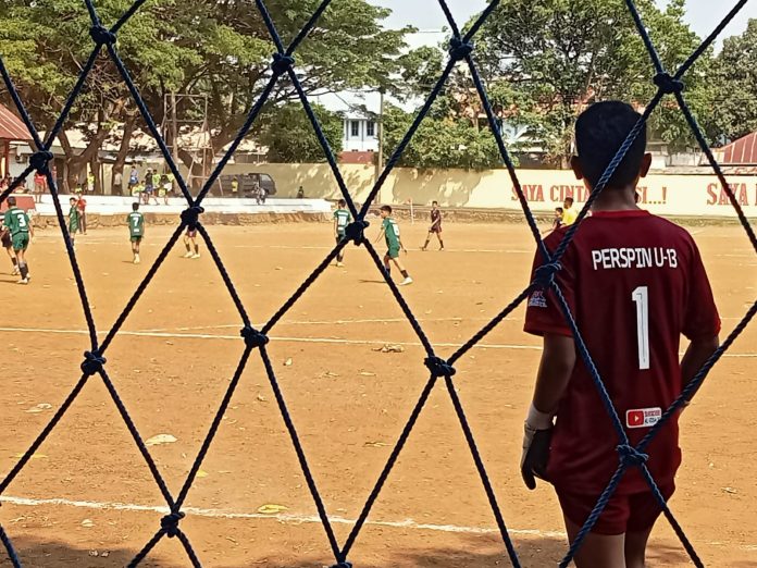 FOTO: Pemain U-13 Soeratin kabupaten Pinrang saatmengikuti Piala Soeratin Cup Usia 13 tahun zona Sulawesi Selatan