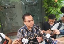 Sebut Polisi Terlibat Mendukung Salah Satu Capres-Cawapres, Jubir TKN Dilaporkan ke Polda Metro Jaya FOTO: Juru bicara Tim Pemenangan Nasional (TPN) Ganjar Pranowo-Mahfud Md, Aiman Witjaksono. (suara.com/Agung Shandy Lesmana)